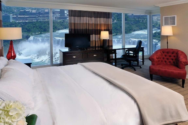 Hilton Niagara Falls-Fallsview Hotel - Suites